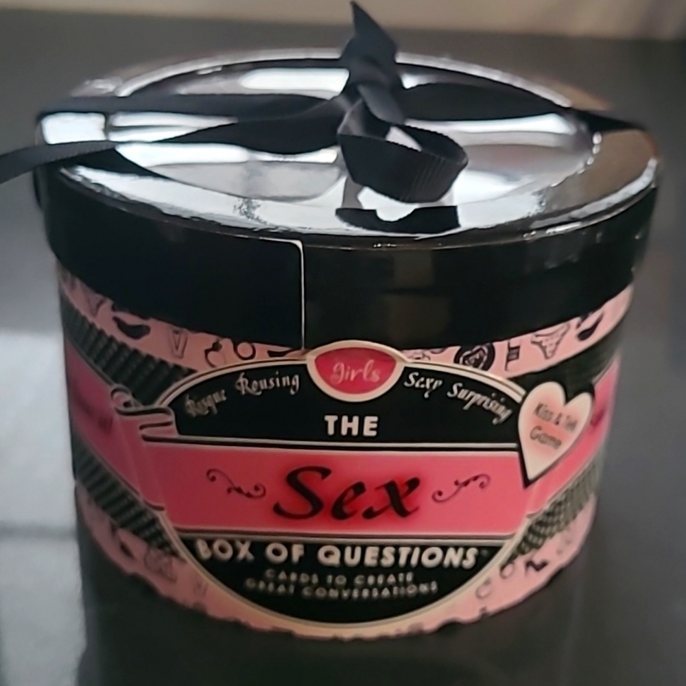 THE BACHELORETTE PARTY BOX OF QUESTIONS